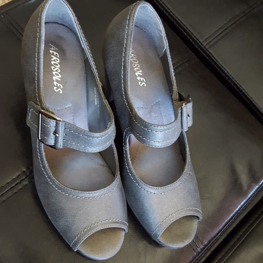 Shoe - Picture 3 of 4